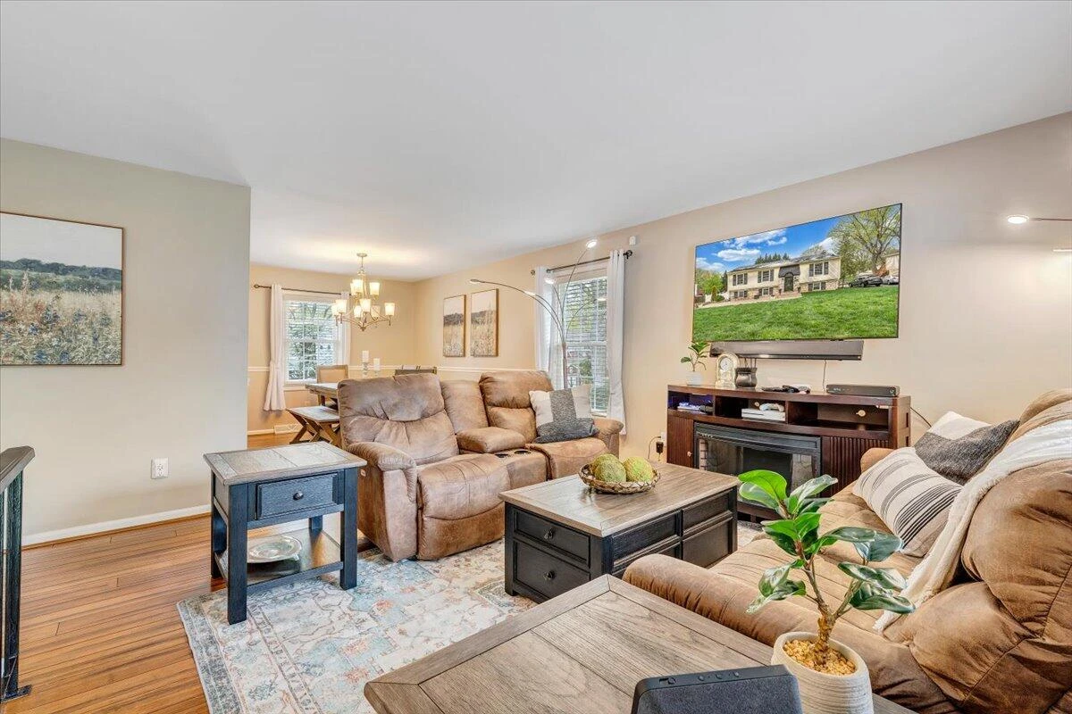 3862 Hyde Park DR - Photo 11