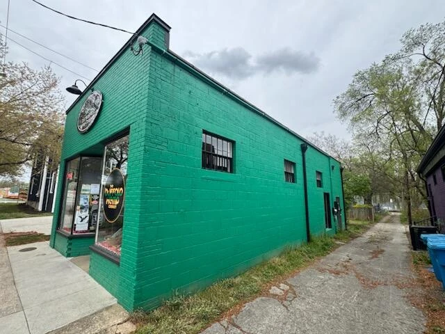 1110 Main ST - Photo 2