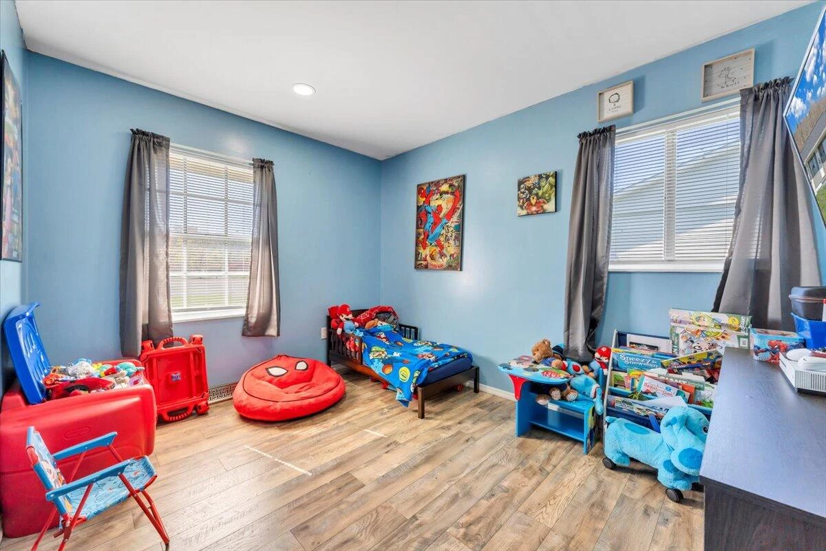 1332 Crawford AVE - Photo 15