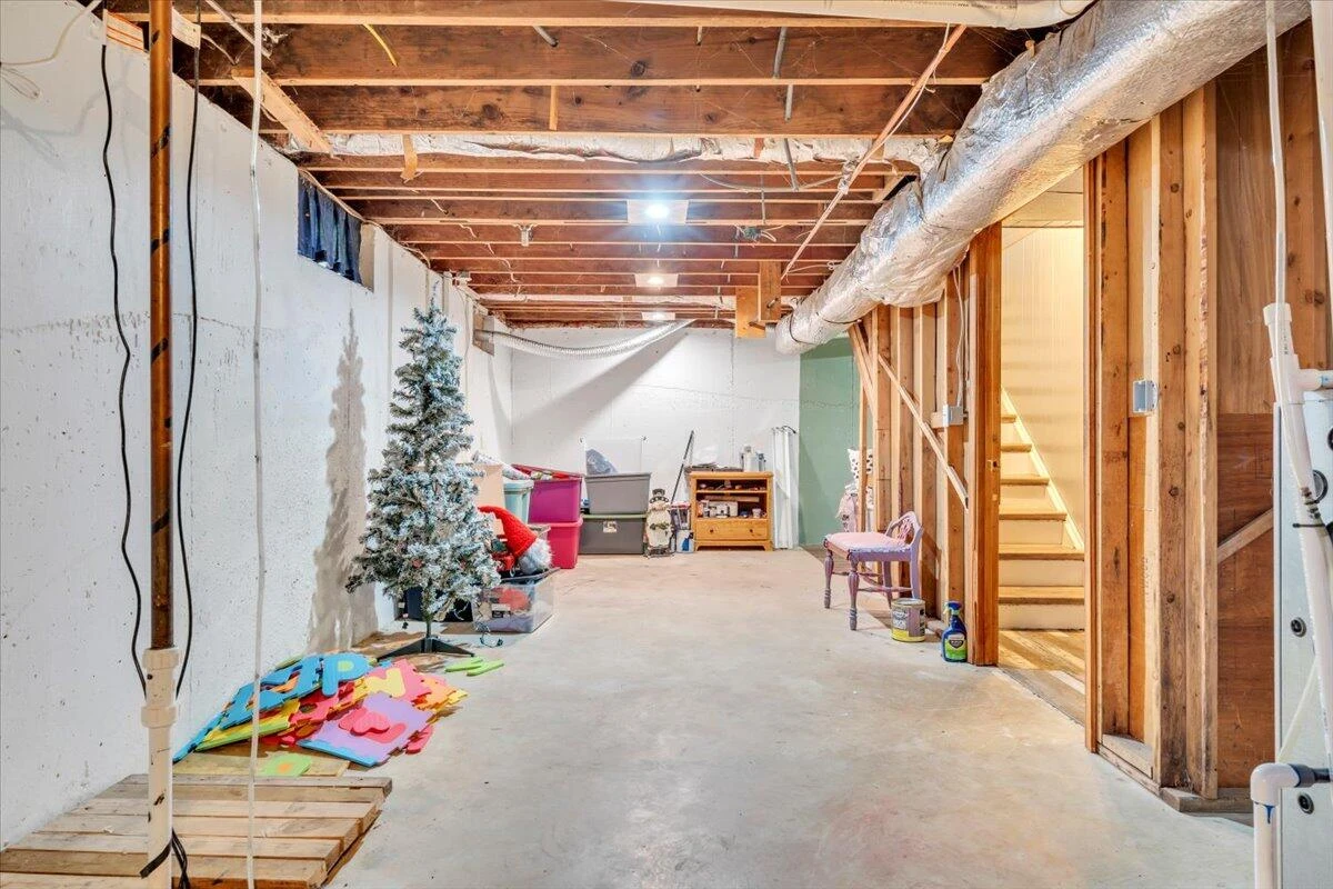 1332 Crawford AVE - Photo 23