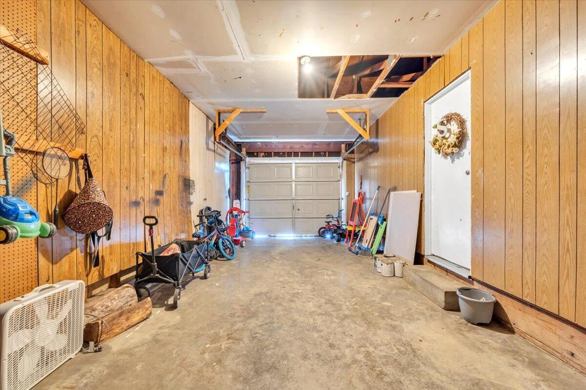 1332 Crawford AVE - Photo 24