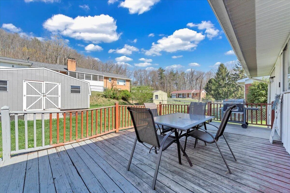 1332 Crawford AVE - Photo 26
