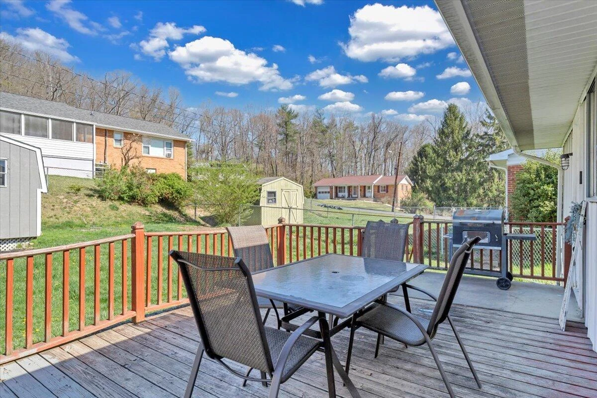 1332 Crawford AVE - Photo 27
