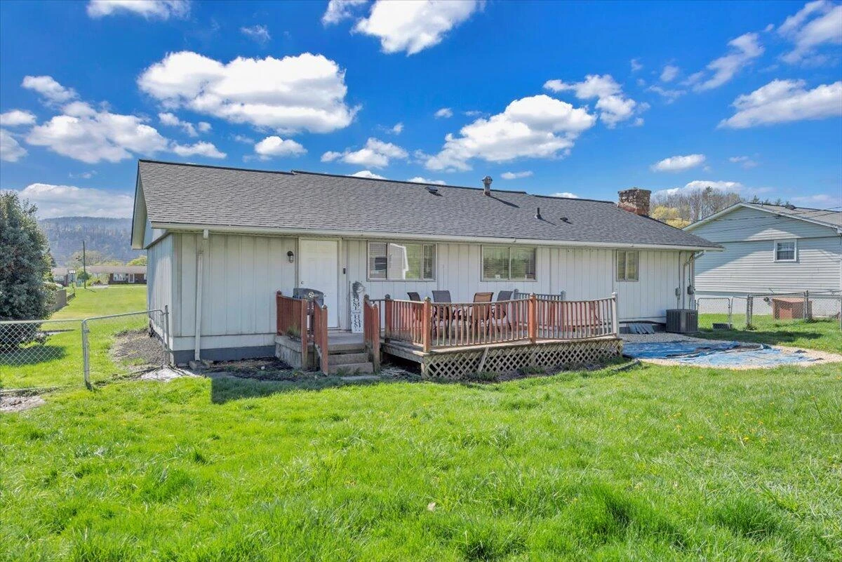 1332 Crawford AVE - Photo 30