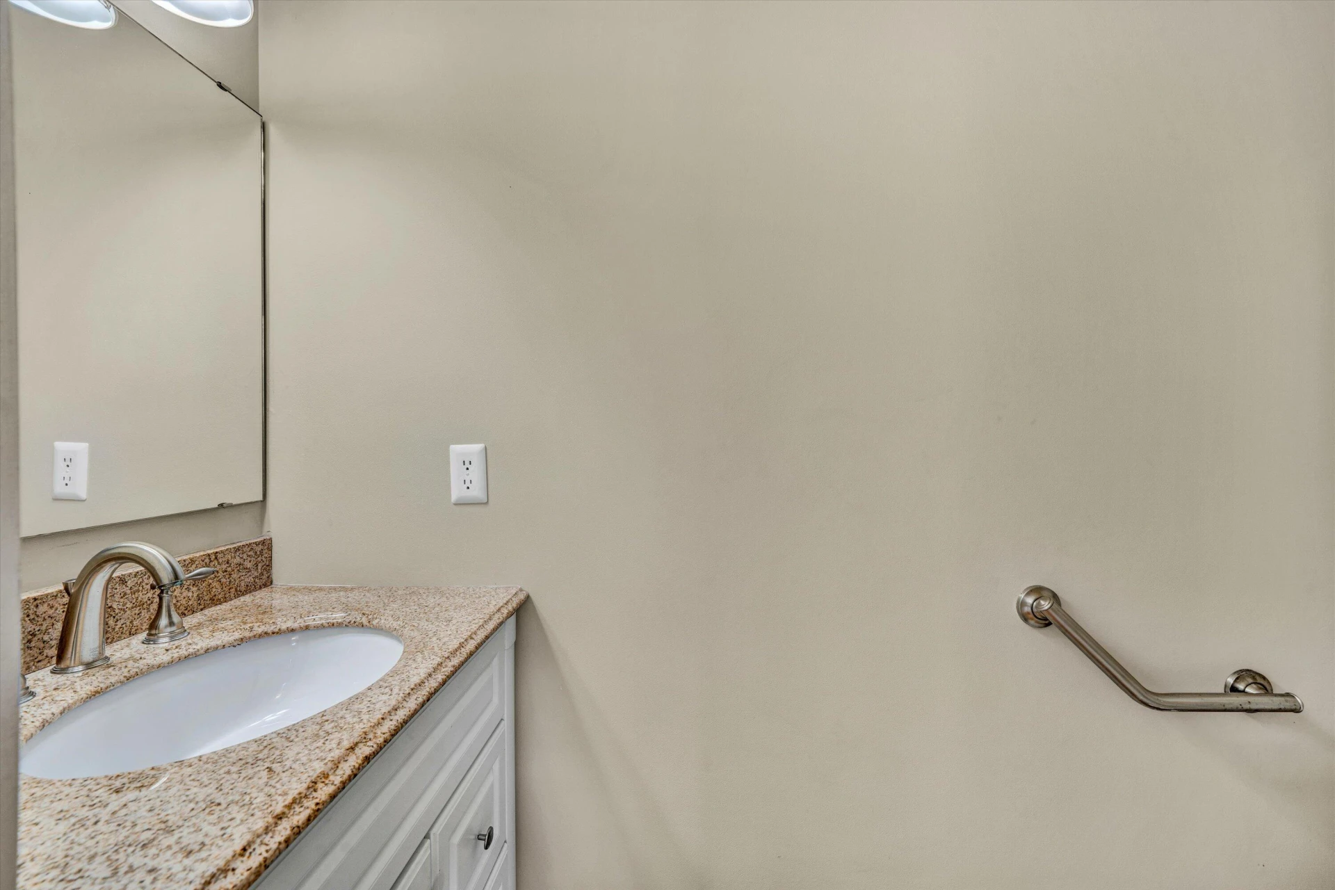 3218 Woodview RD - Photo 10