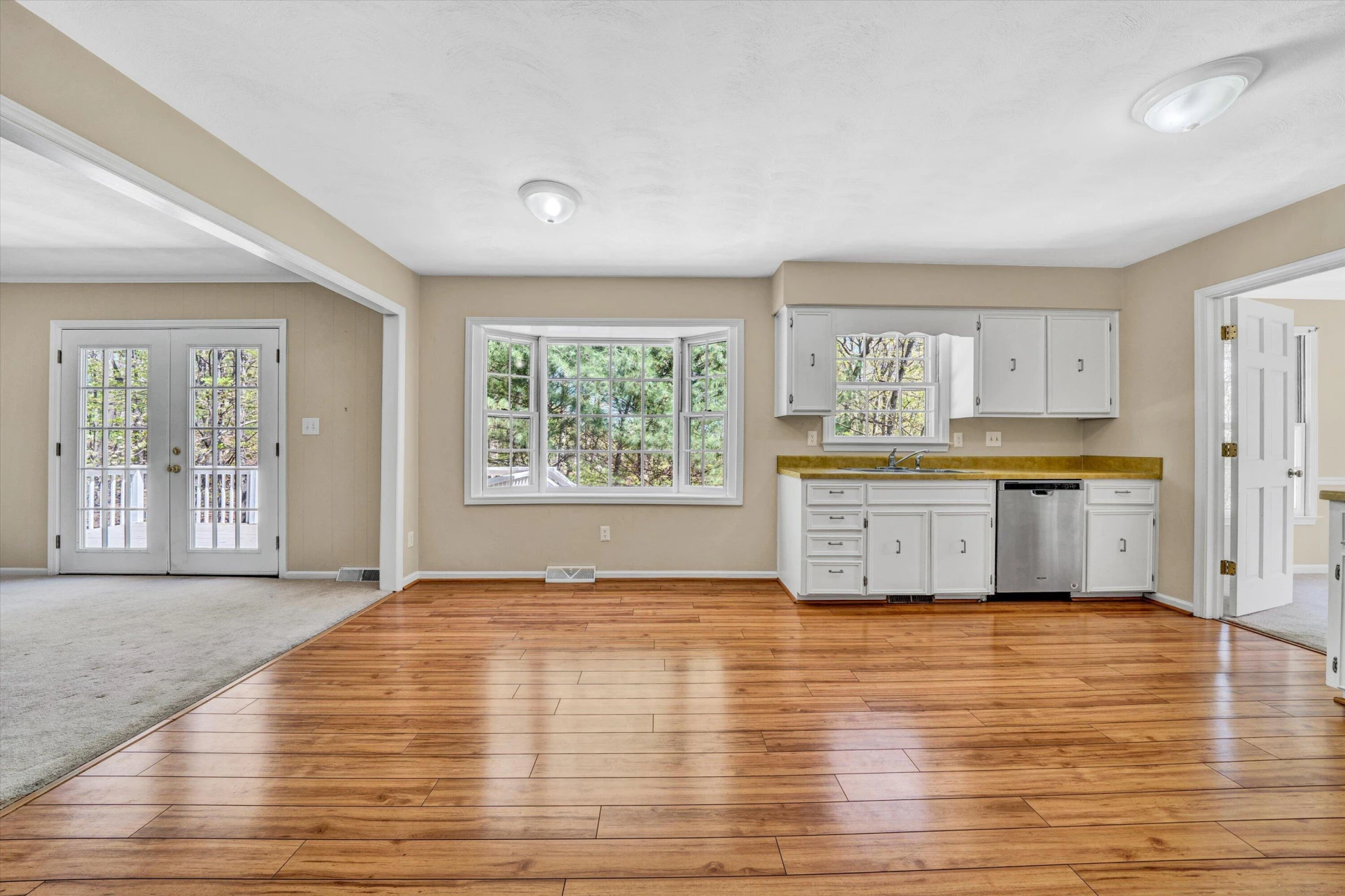 3218 Woodview RD - Photo 12