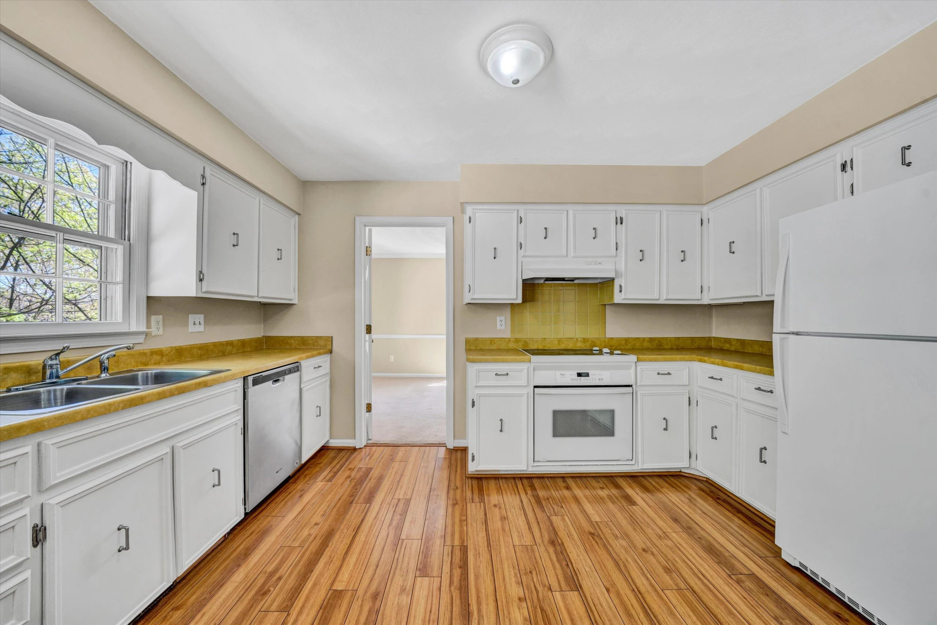 3218 Woodview RD - Photo 13