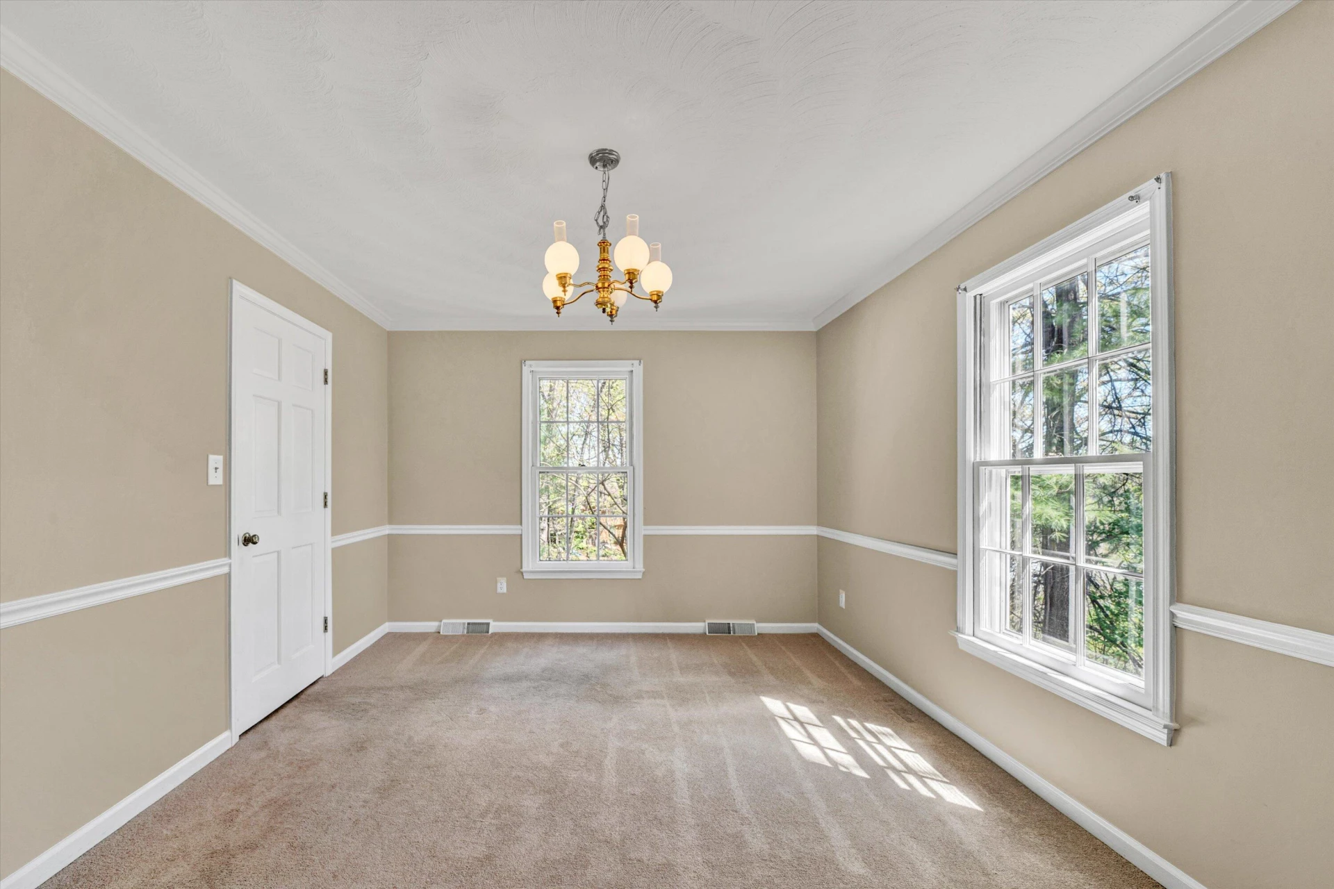 3218 Woodview RD - Photo 9
