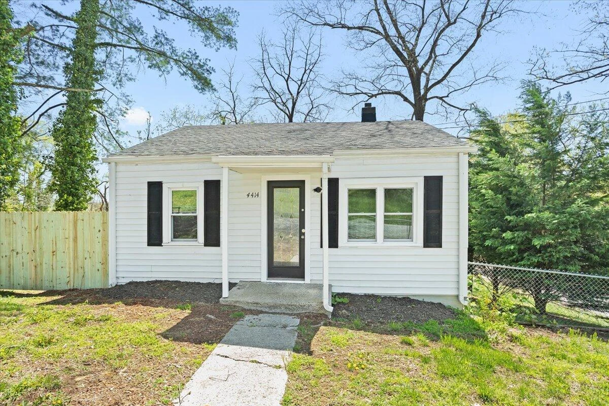 4414 Surrey AVE