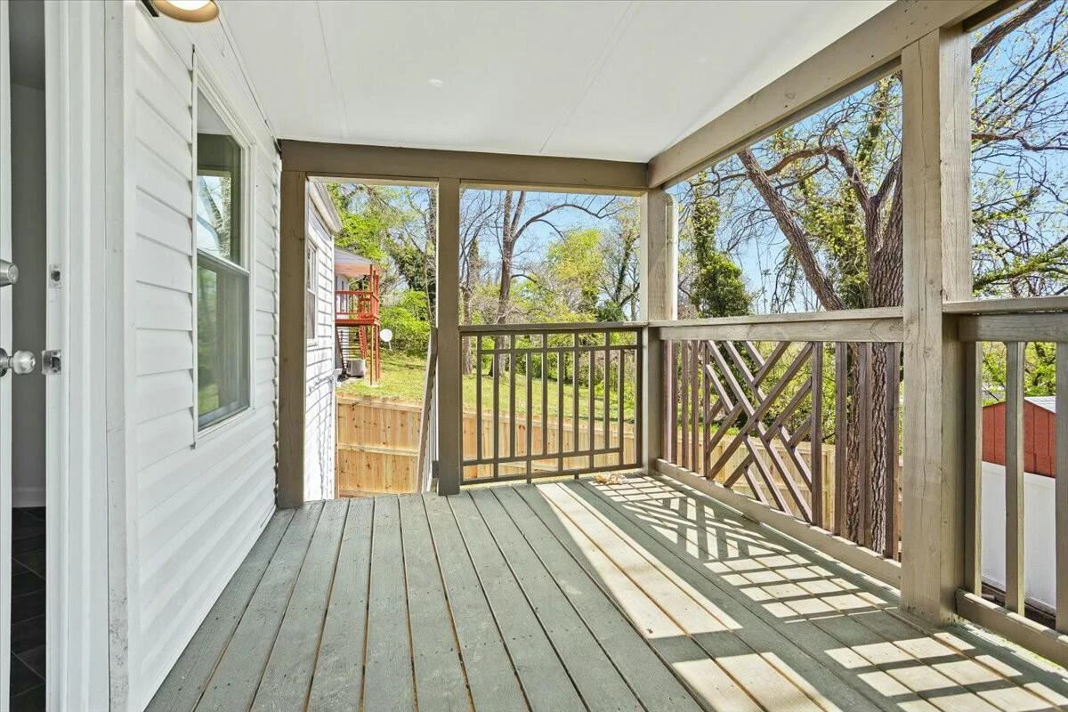4414 Surrey AVE - Photo 20