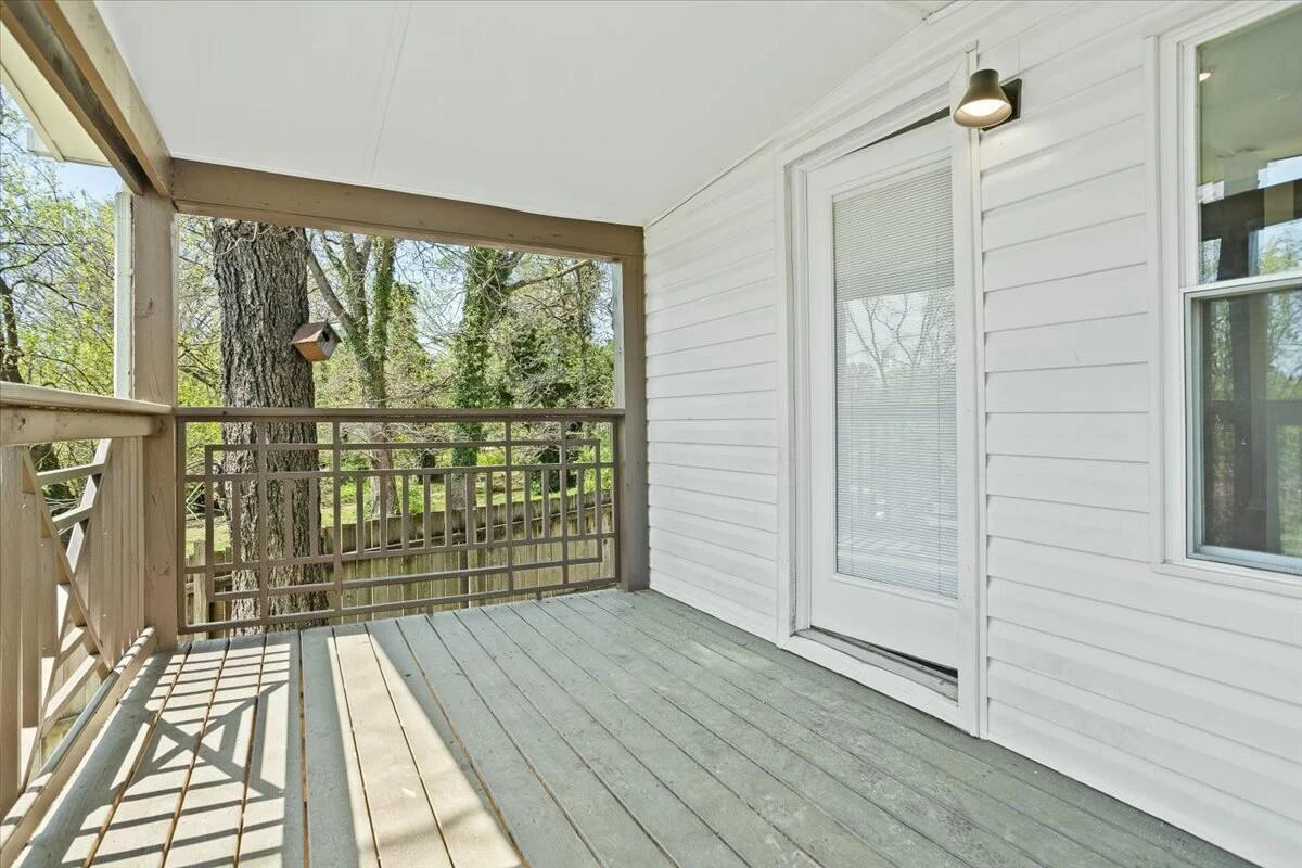 4414 Surrey AVE - Photo 21
