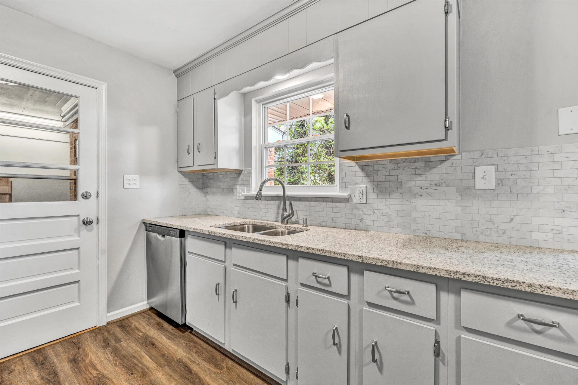 503 Crofton DR - Photo 6