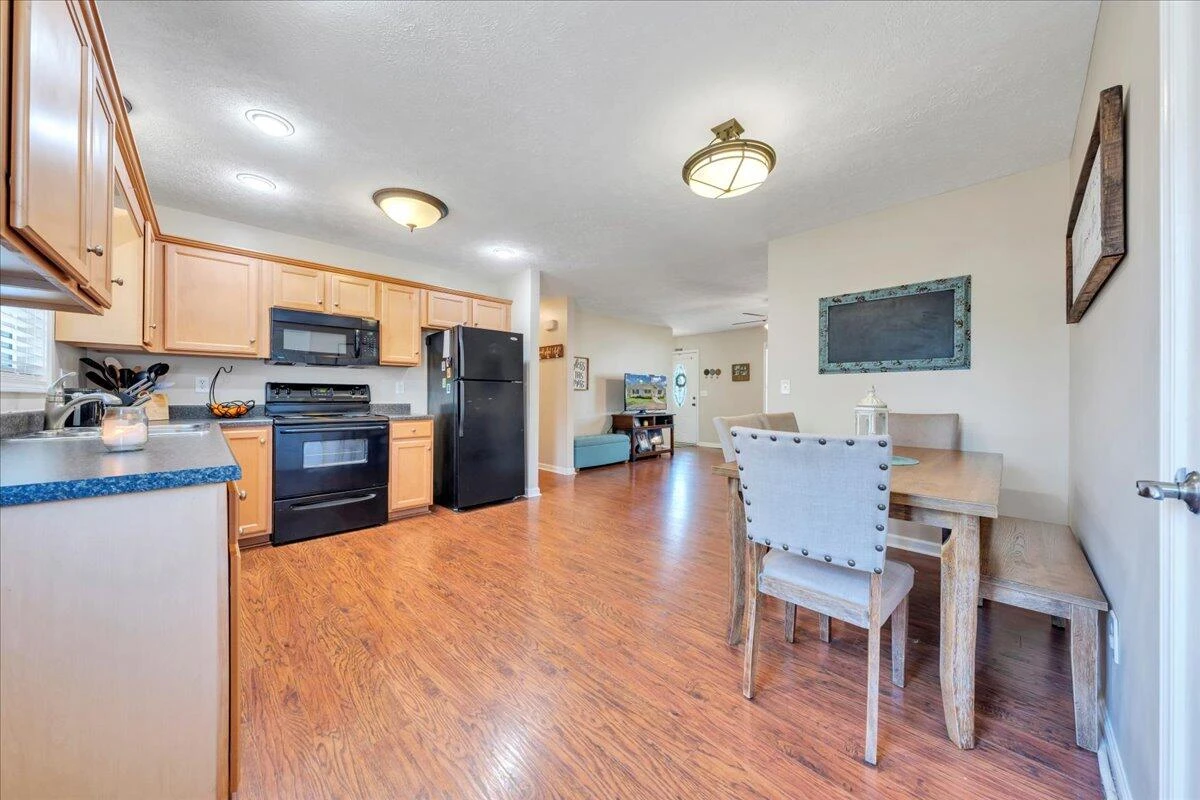371 Leanor ST - Photo 12