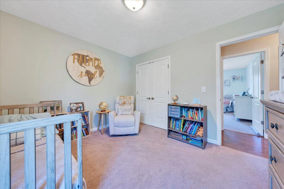 371 Leanor ST - Photo 18