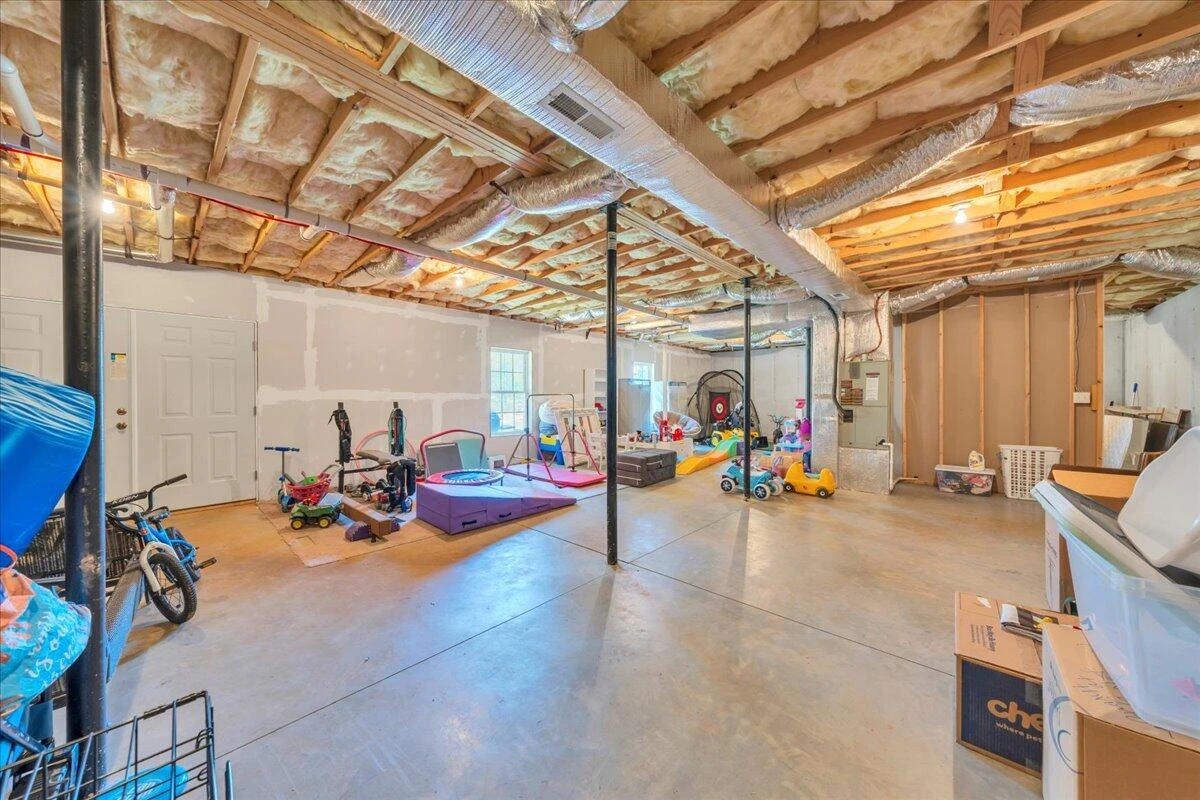 371 Leanor ST - Photo 24