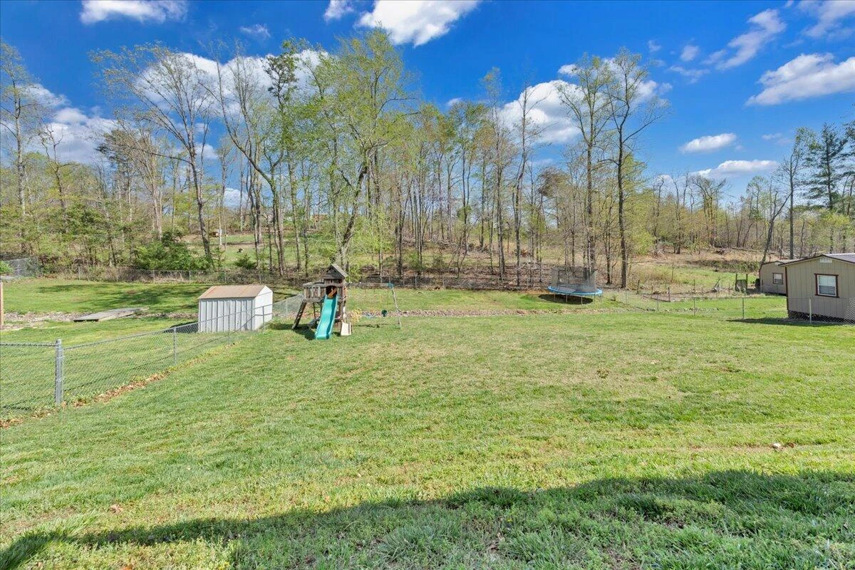 371 Leanor ST - Photo 27