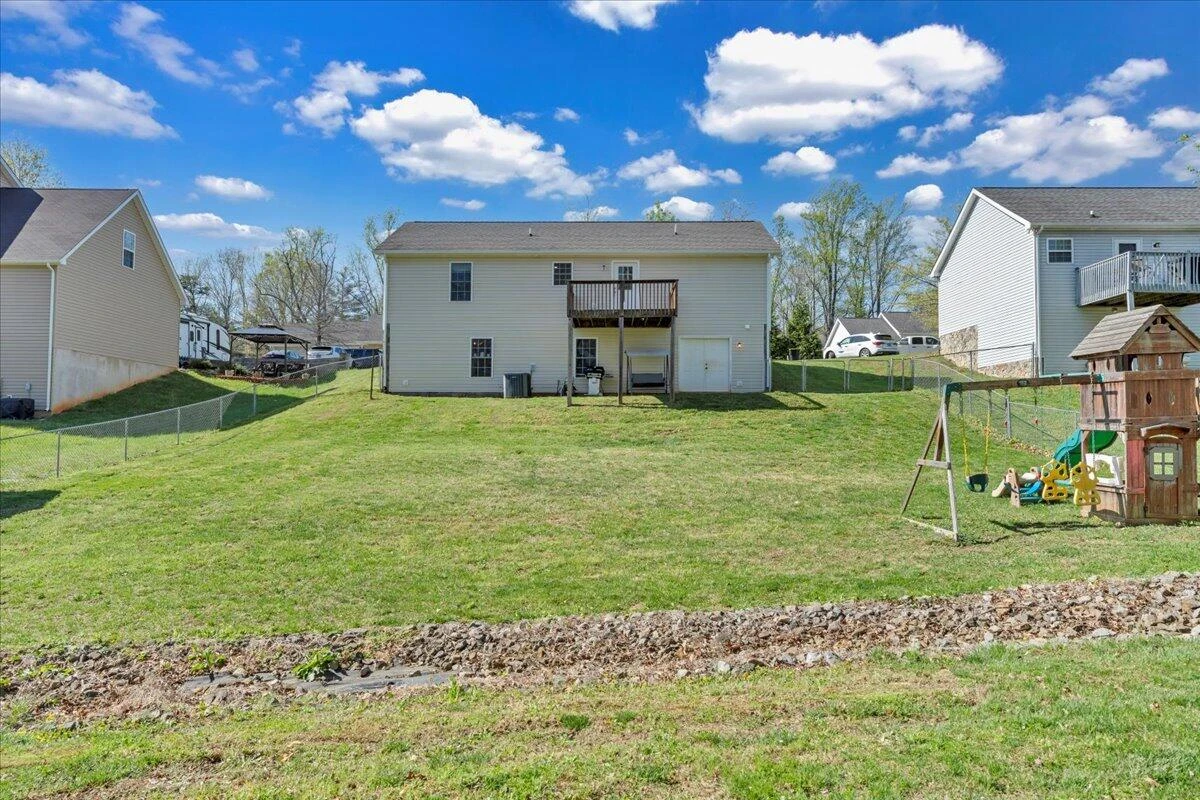 371 Leanor ST - Photo 30