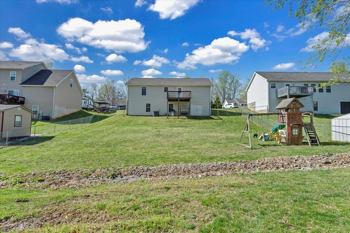371 Leanor ST - Photo 31
