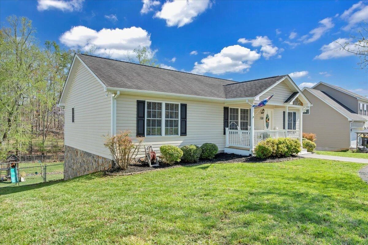 371 Leanor ST - Photo 32