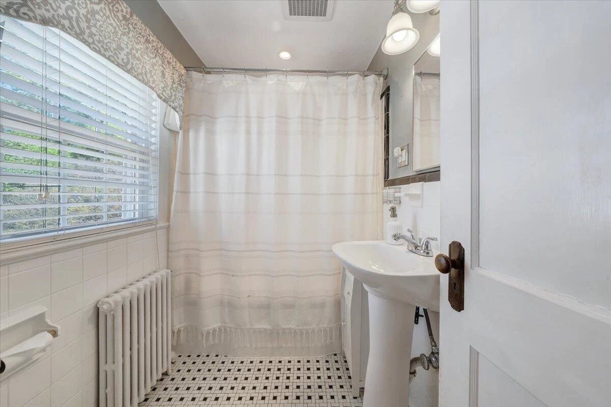 2307 Fairway DR - Photo 34