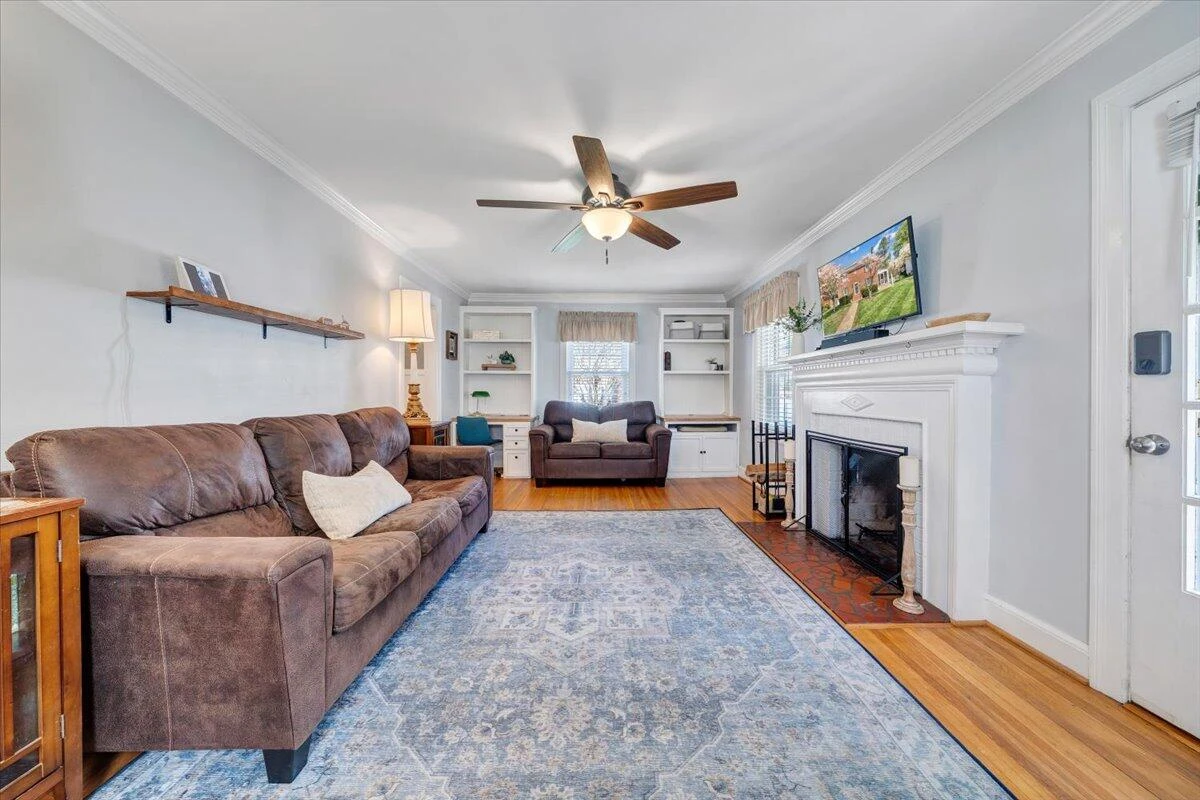 2307 Fairway DR - Photo 11