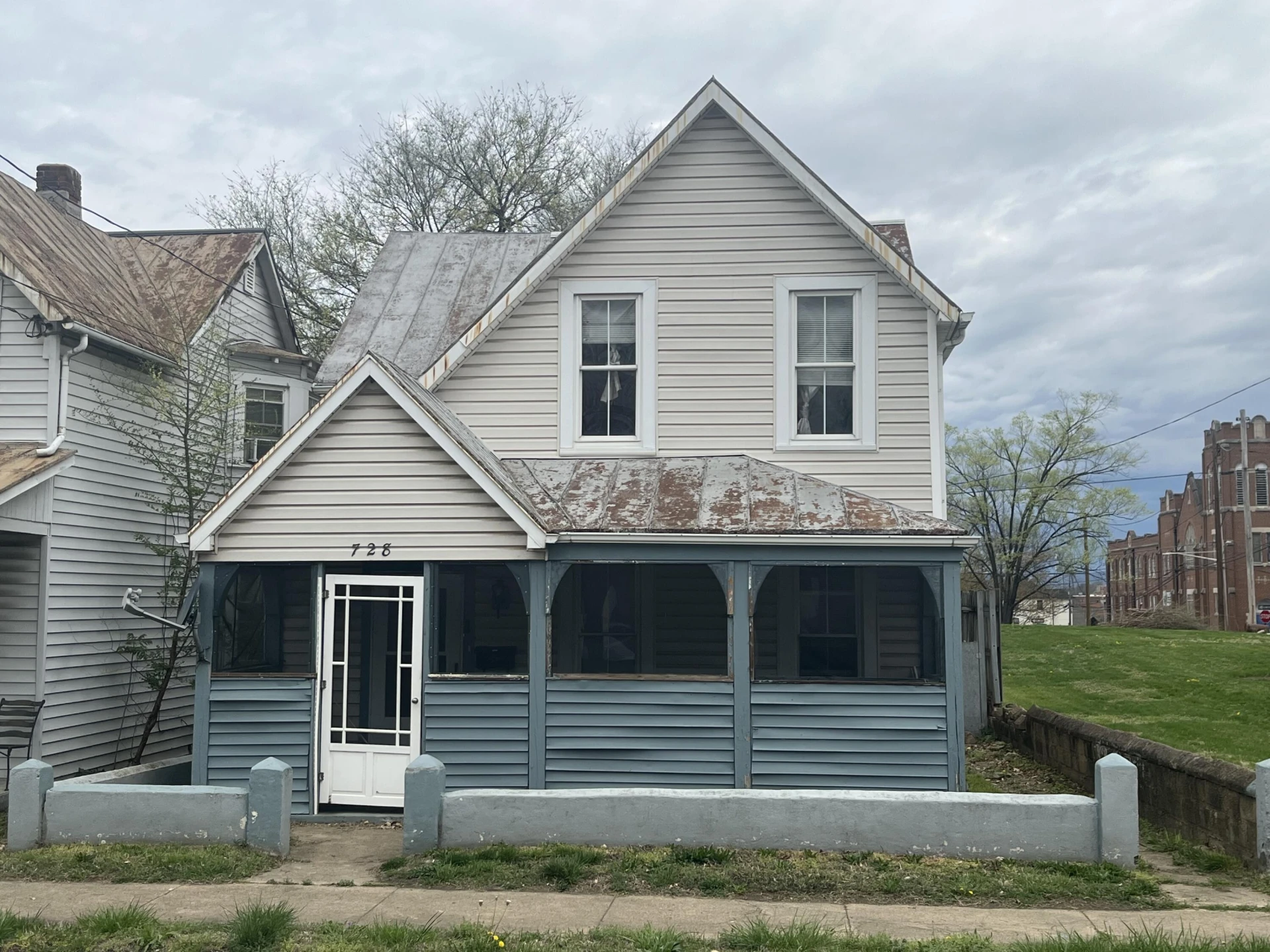 728 Bullitt AVE