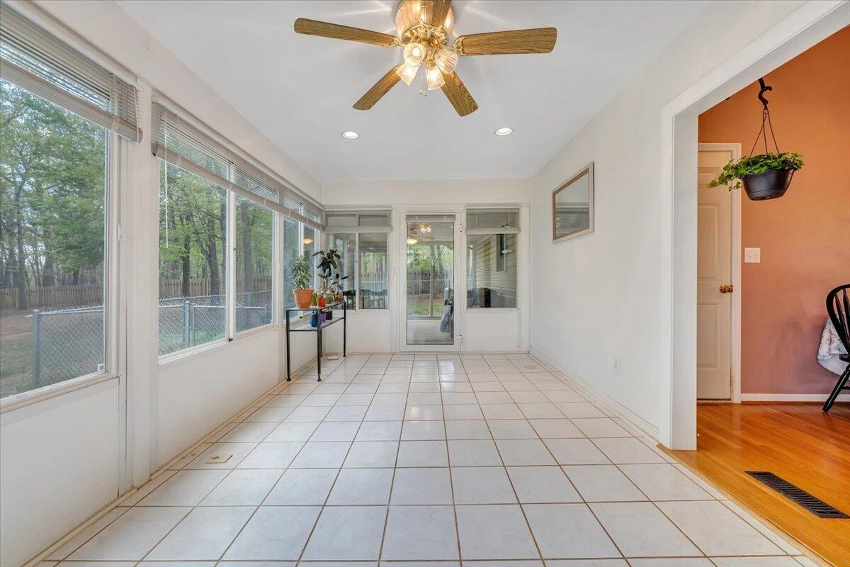 4714 Stewartsville RD - Photo 14