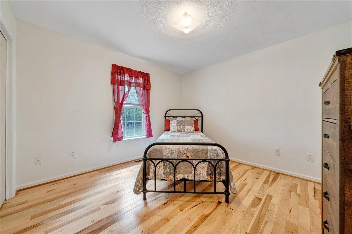 4714 Stewartsville RD - Photo 19
