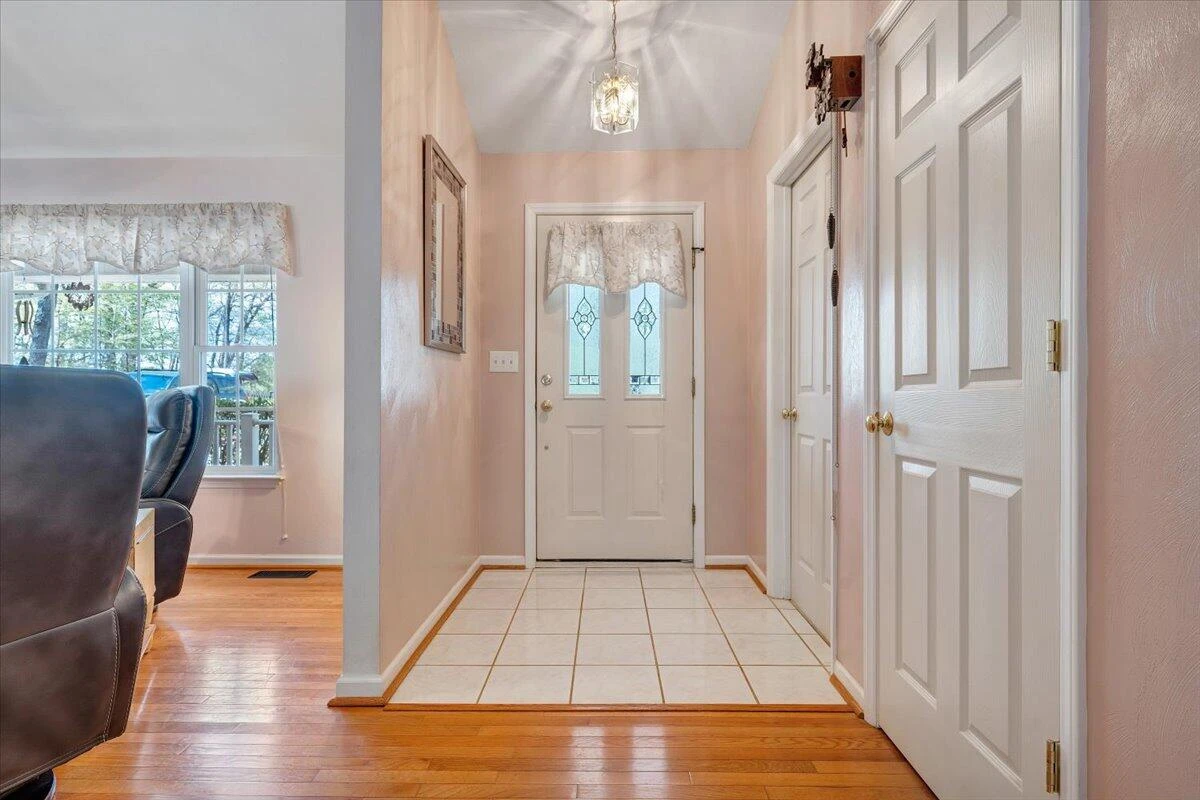 4714 Stewartsville RD - Photo 3