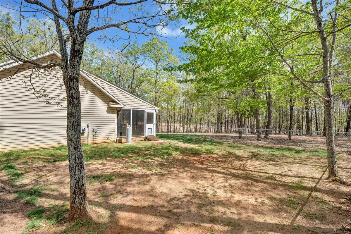 4714 Stewartsville RD - Photo 35