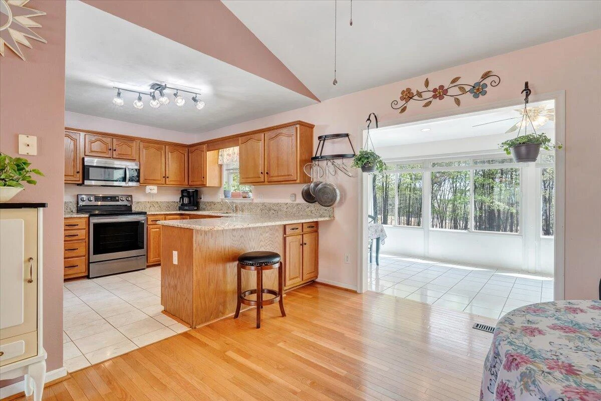 4714 Stewartsville RD - Photo 7