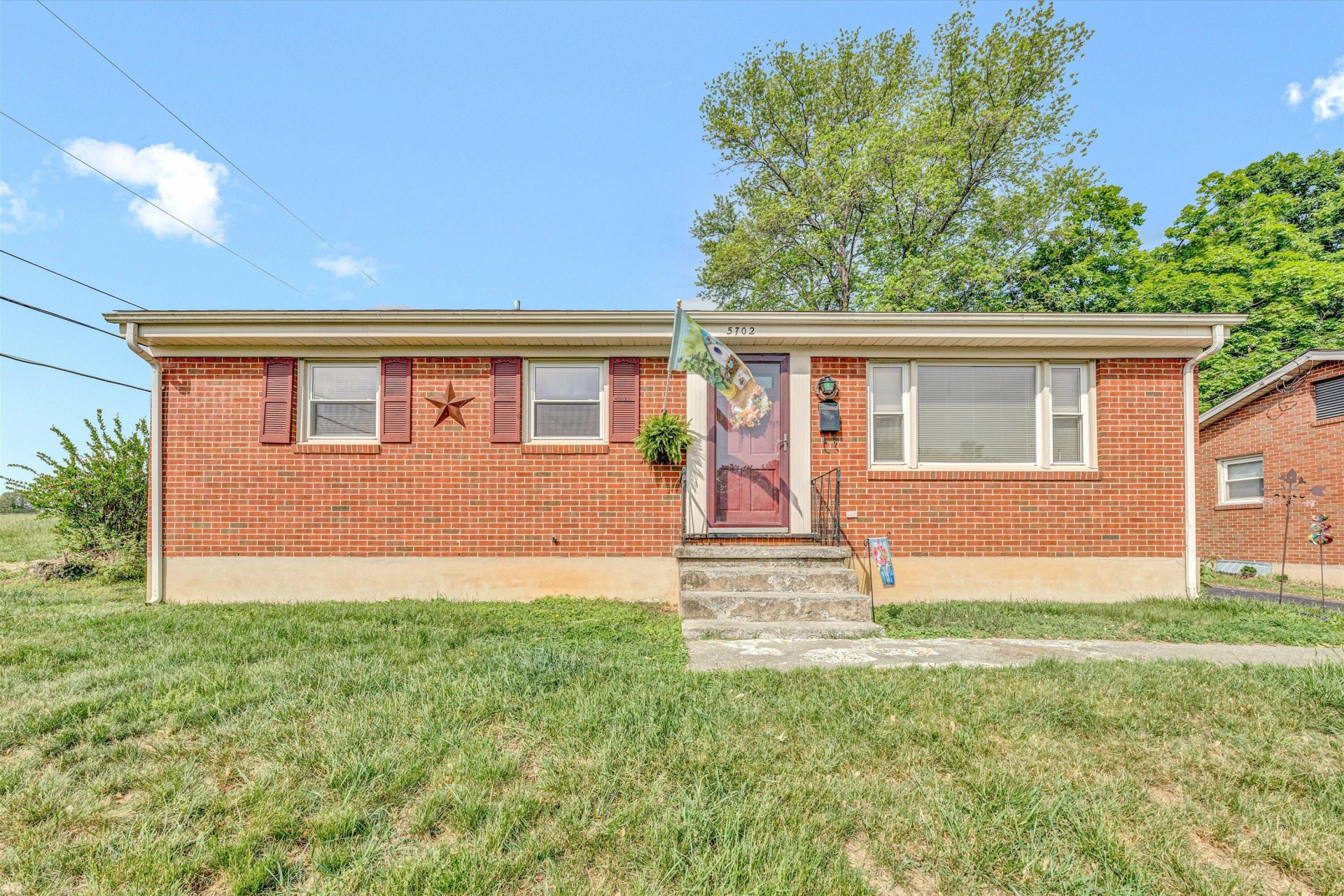5702 Sierra DR