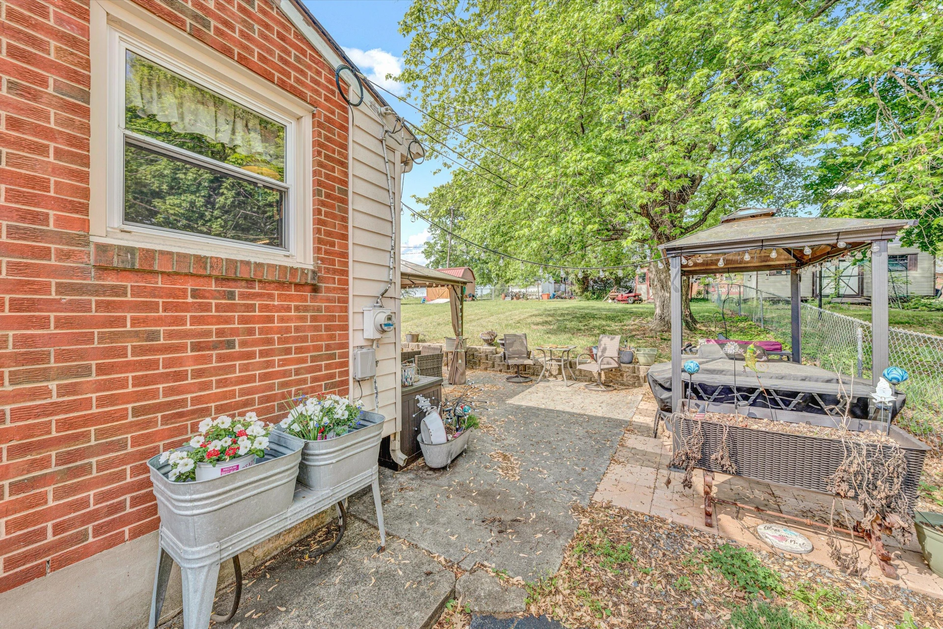 5702 Sierra DR - Photo 18