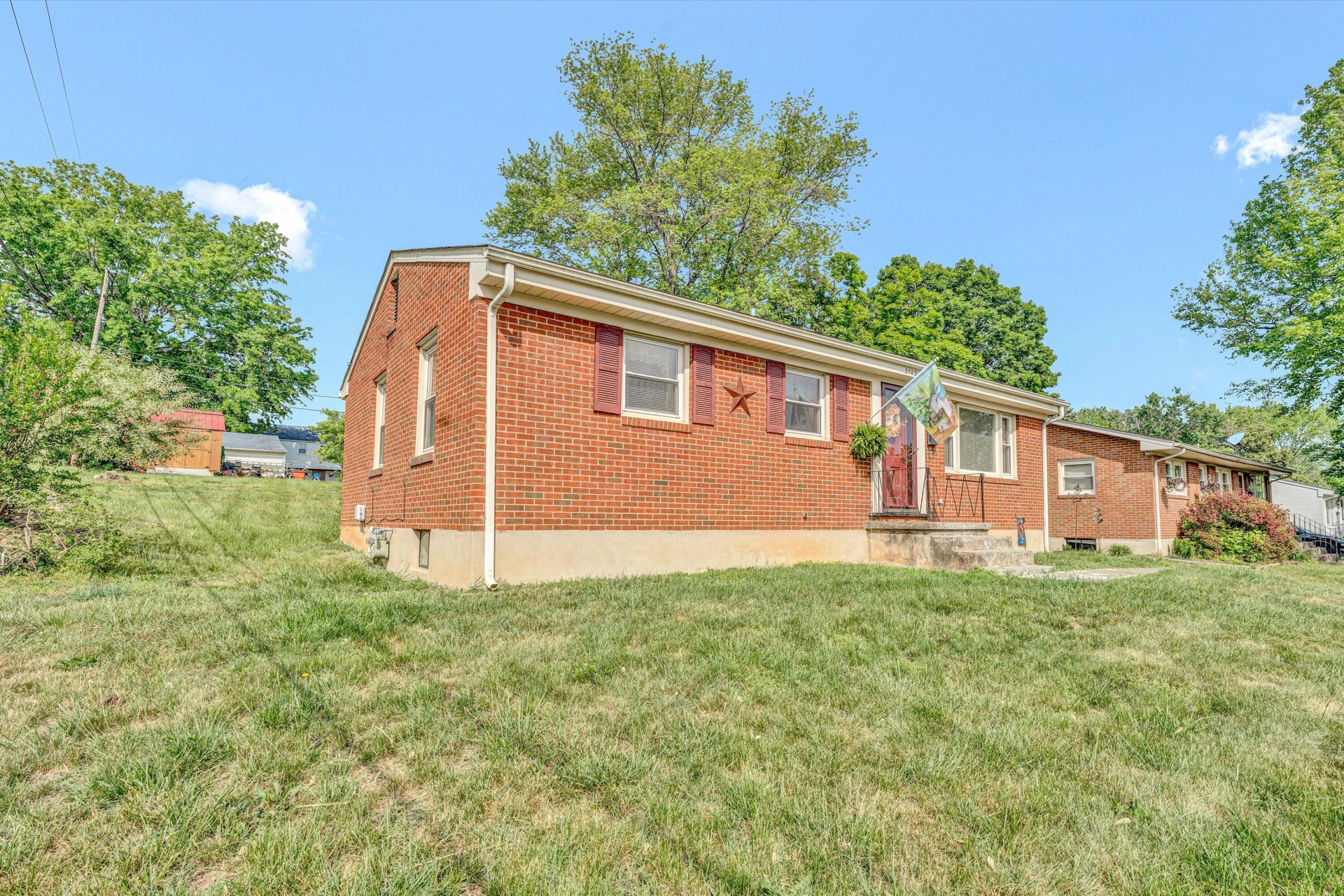 5702 Sierra DR - Photo 2
