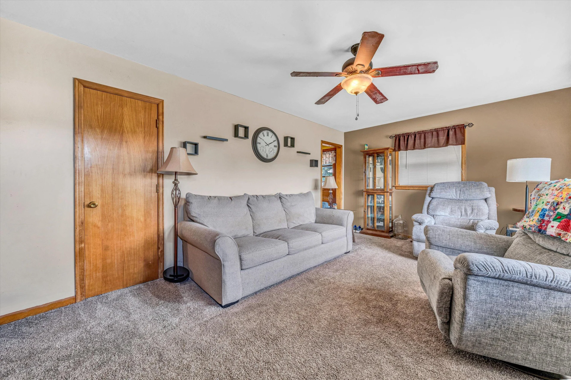 5702 Sierra DR - Photo 5
