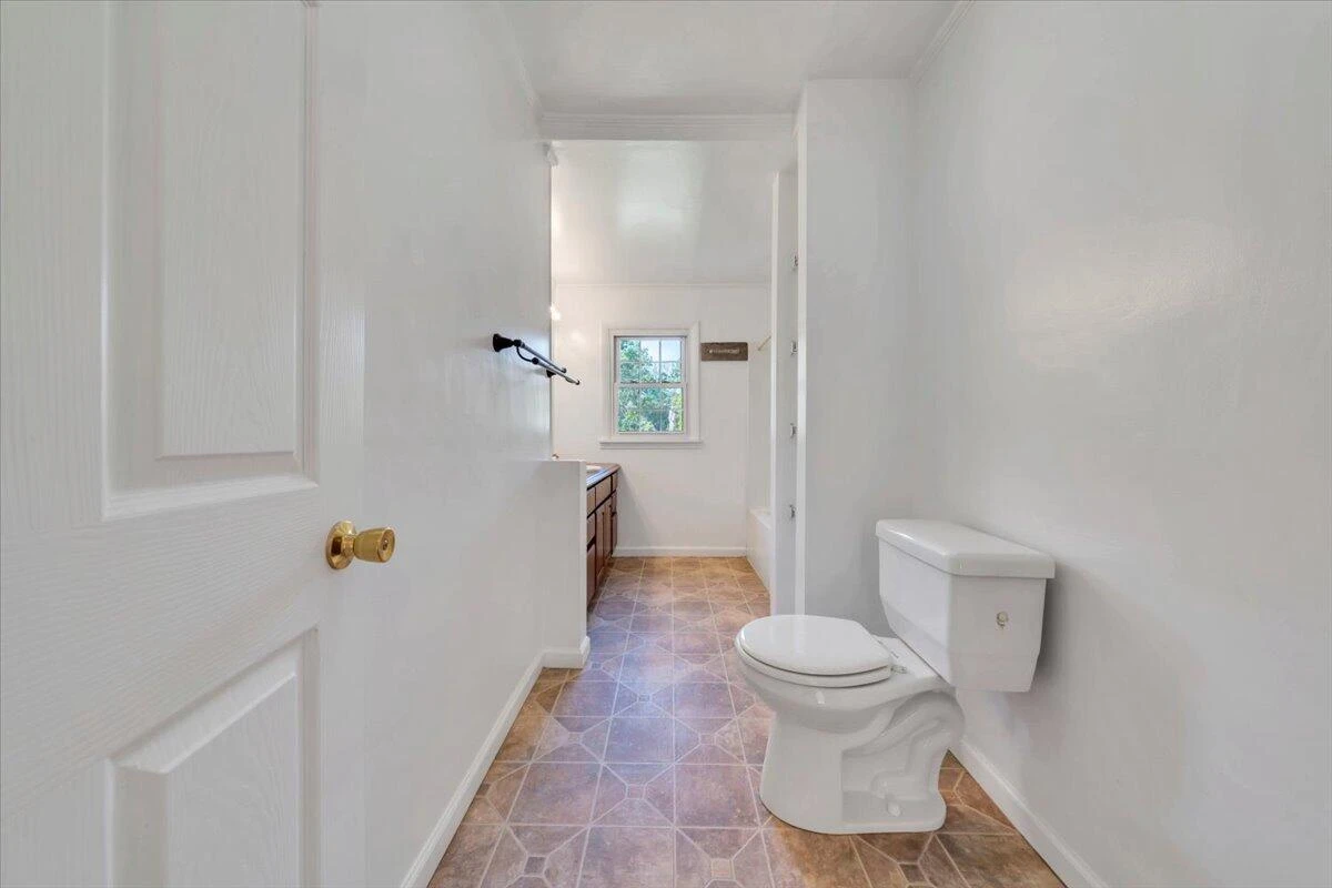 1054 Martin McNeil RD - Photo 19