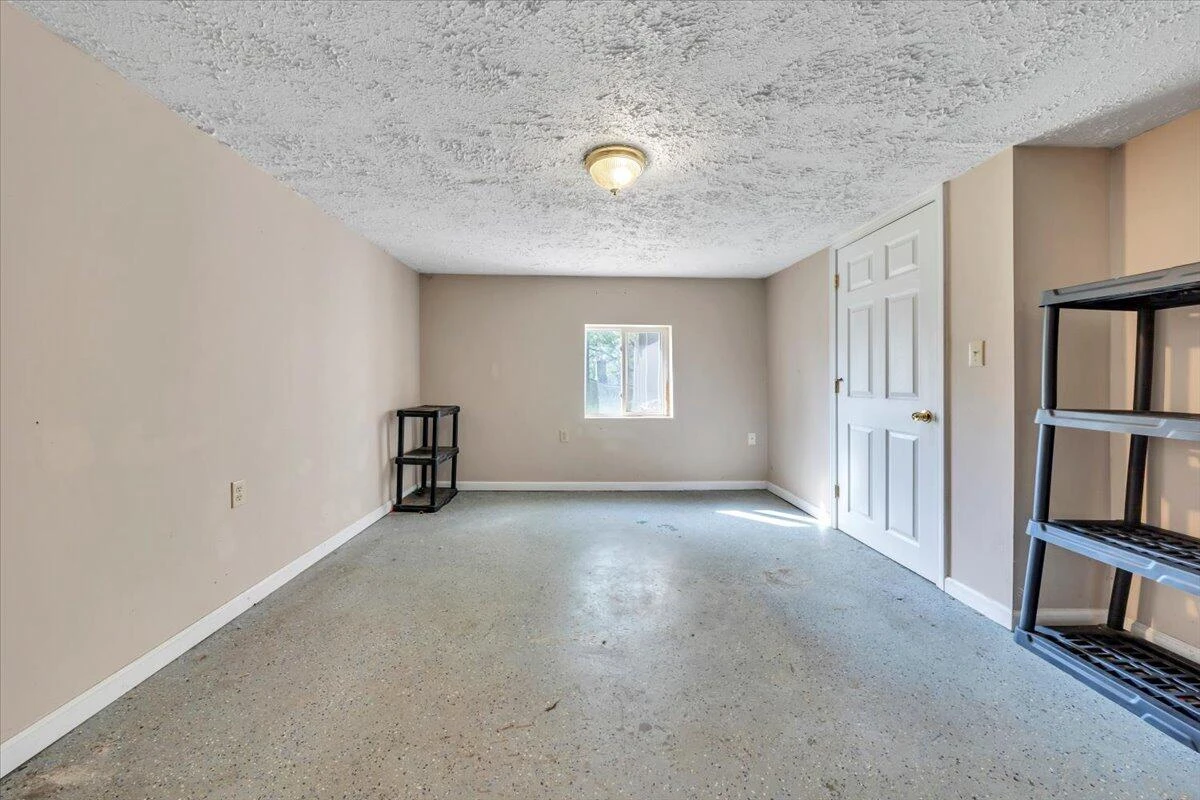 1054 Martin McNeil RD - Photo 24