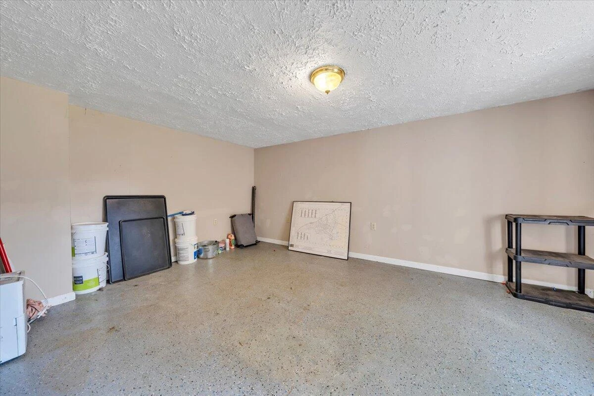 1054 Martin McNeil RD - Photo 25