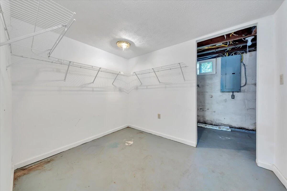 1054 Martin McNeil RD - Photo 26