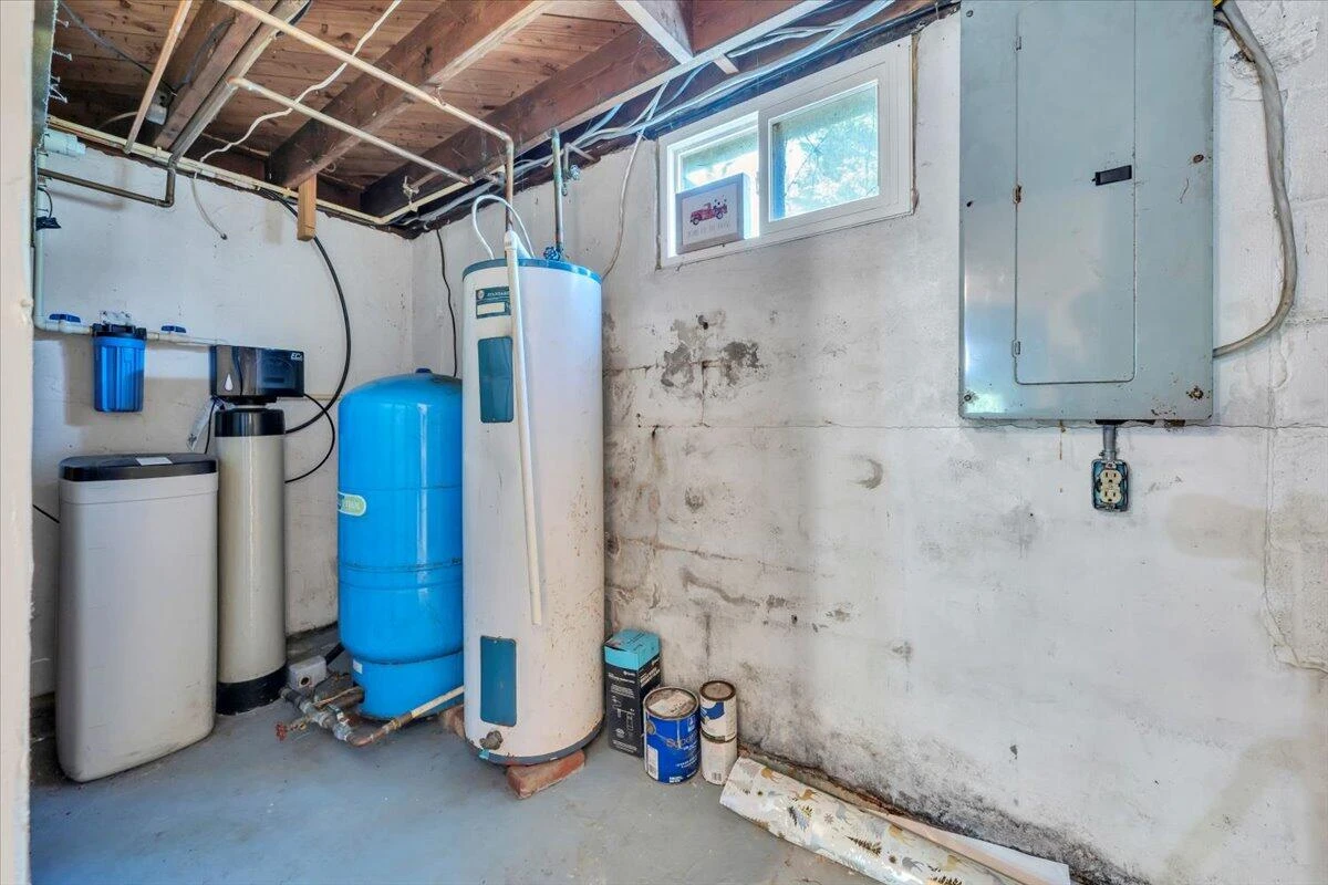 1054 Martin McNeil RD - Photo 27