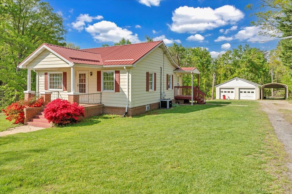 1054 Martin McNeil RD - Photo 3