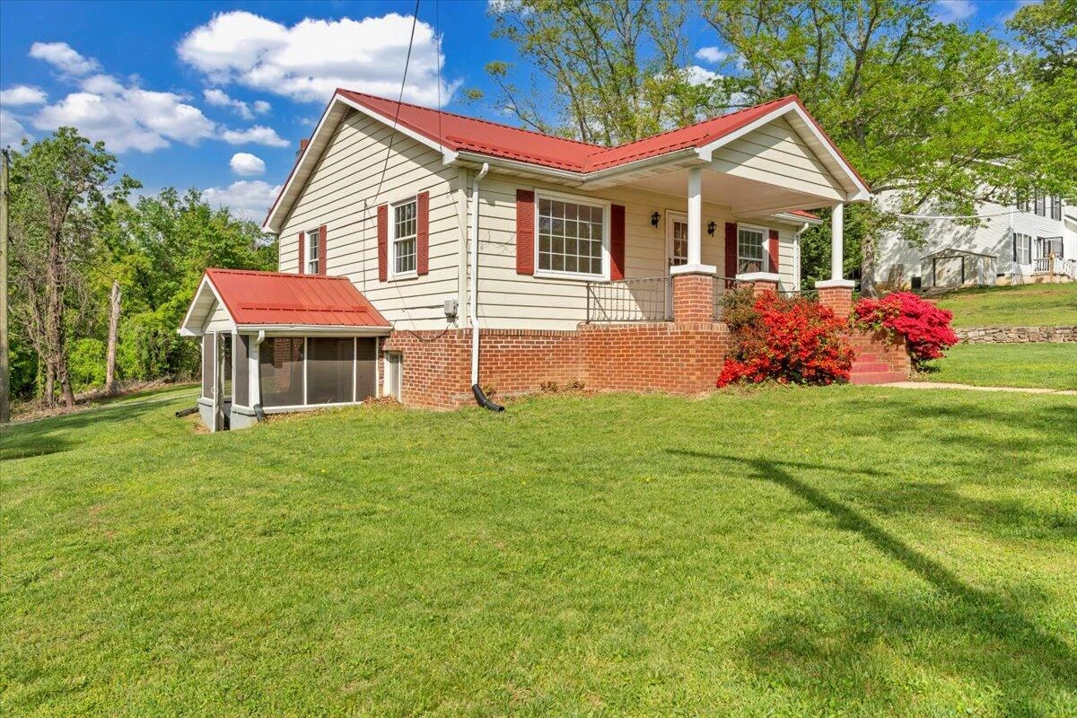 1054 Martin McNeil RD - Photo 31