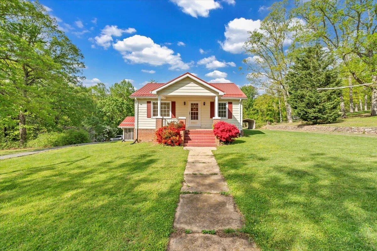 1054 Martin McNeil RD - Photo 32