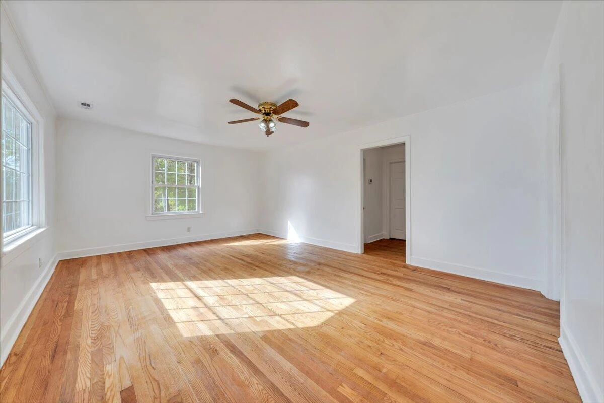 1054 Martin McNeil RD - Photo 4