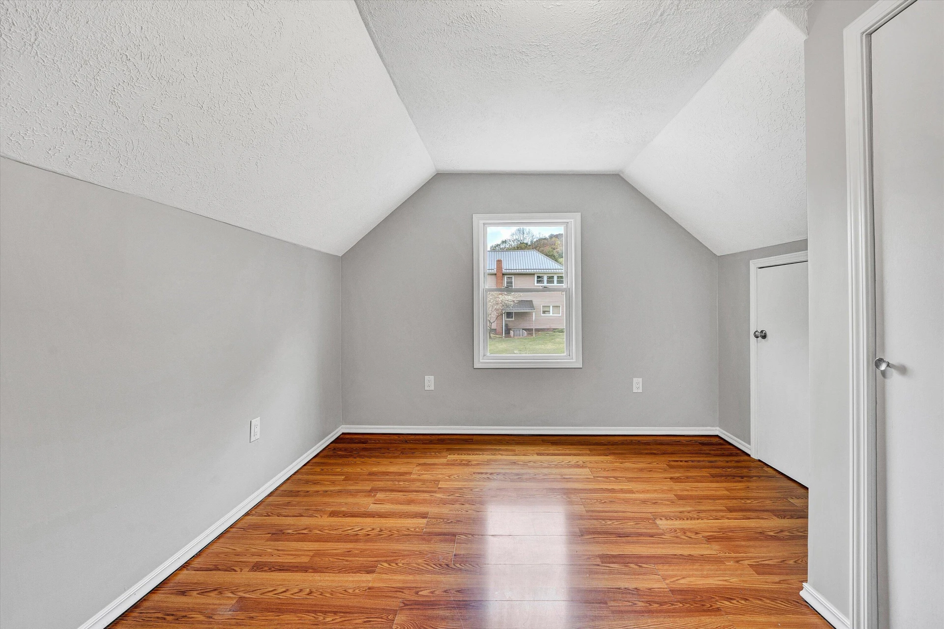 904 Westview ST - Photo 20