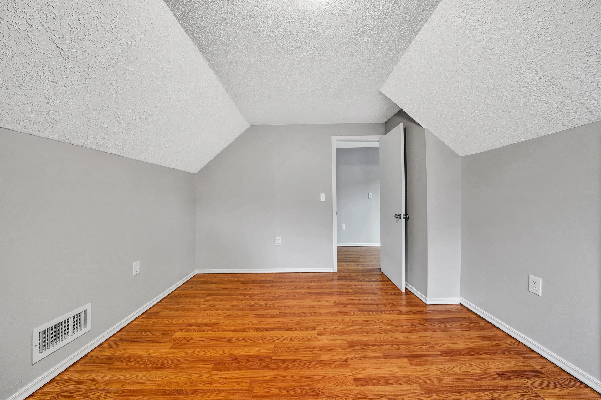 904 Westview ST - Photo 24