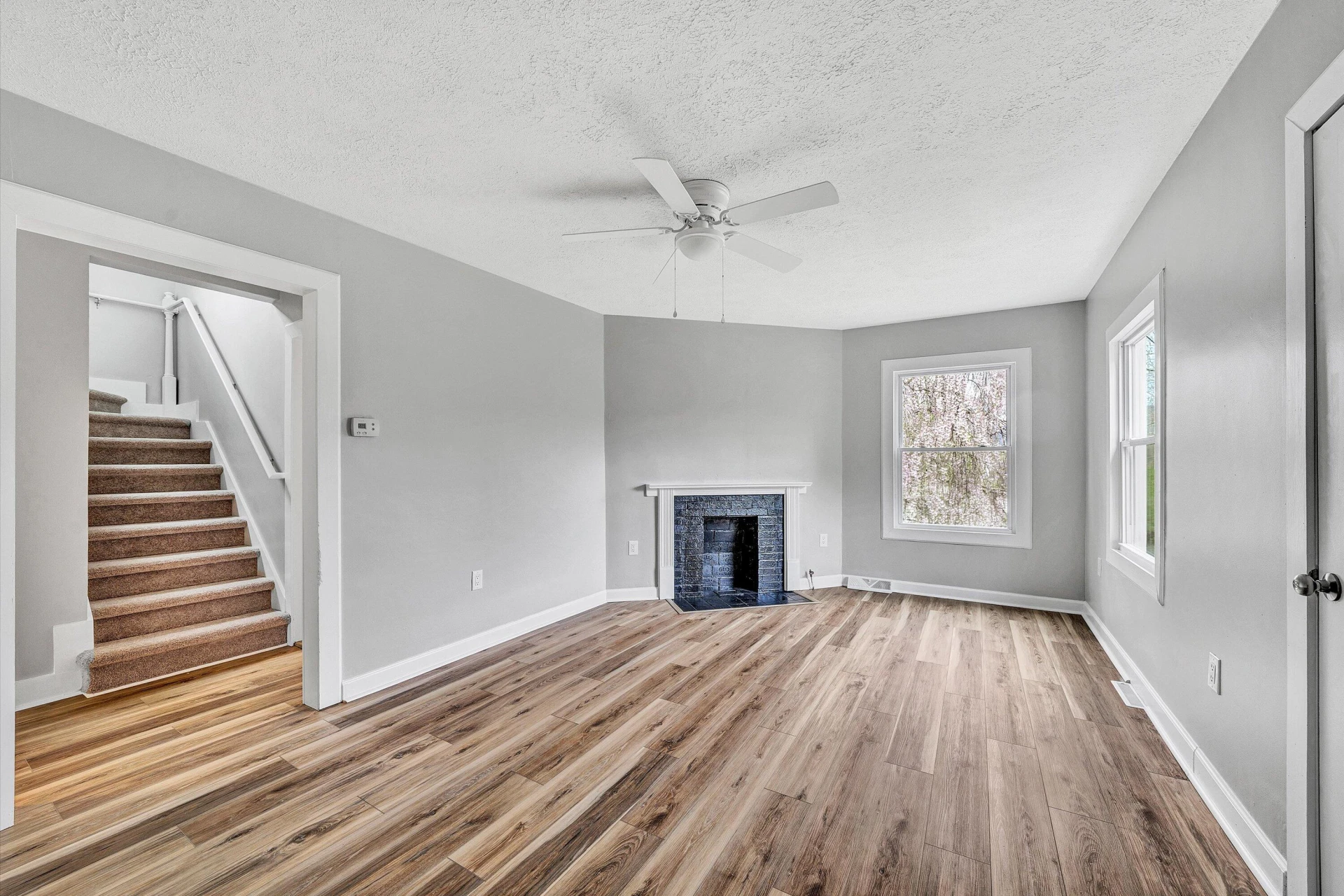 904 Westview ST - Photo 6