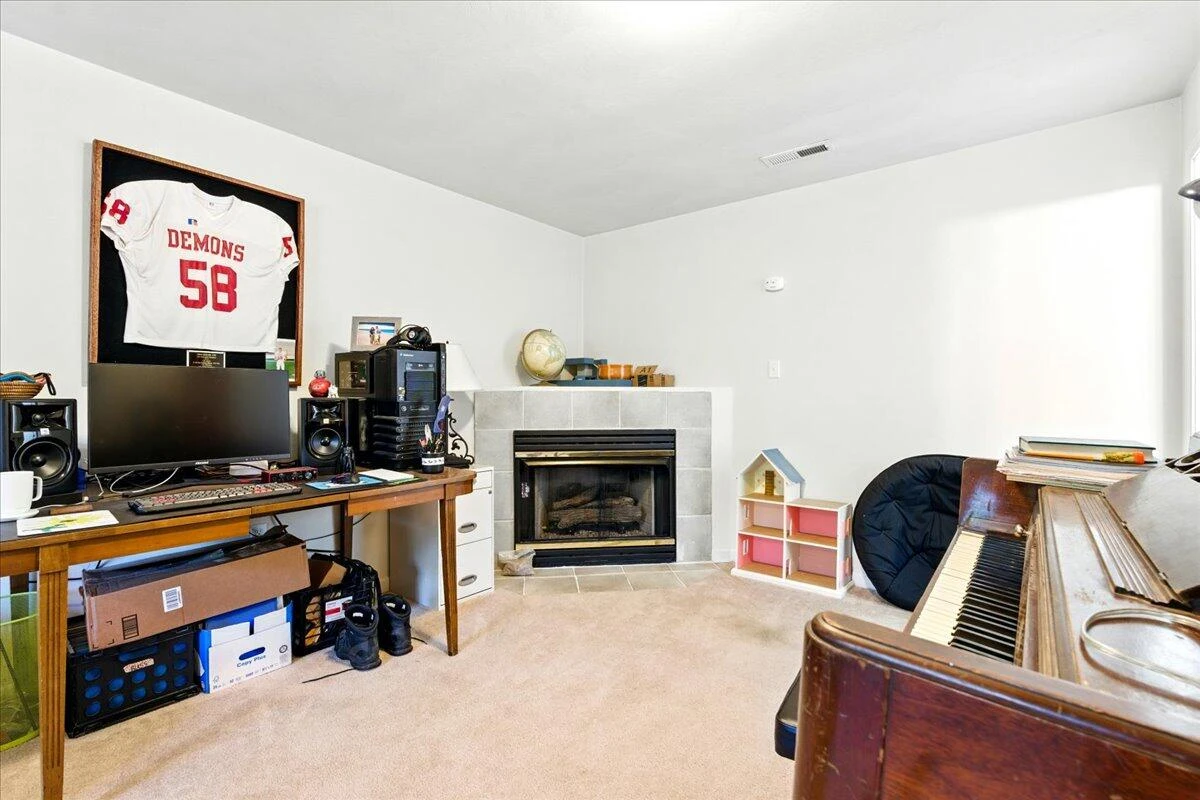1027 Alison LN - Photo 28