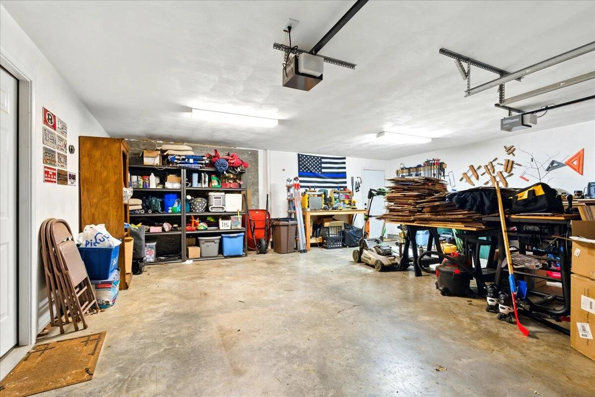 1027 Alison LN - Photo 32