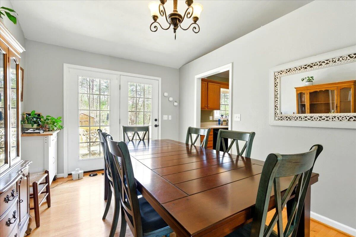 1027 Alison LN - Photo 8